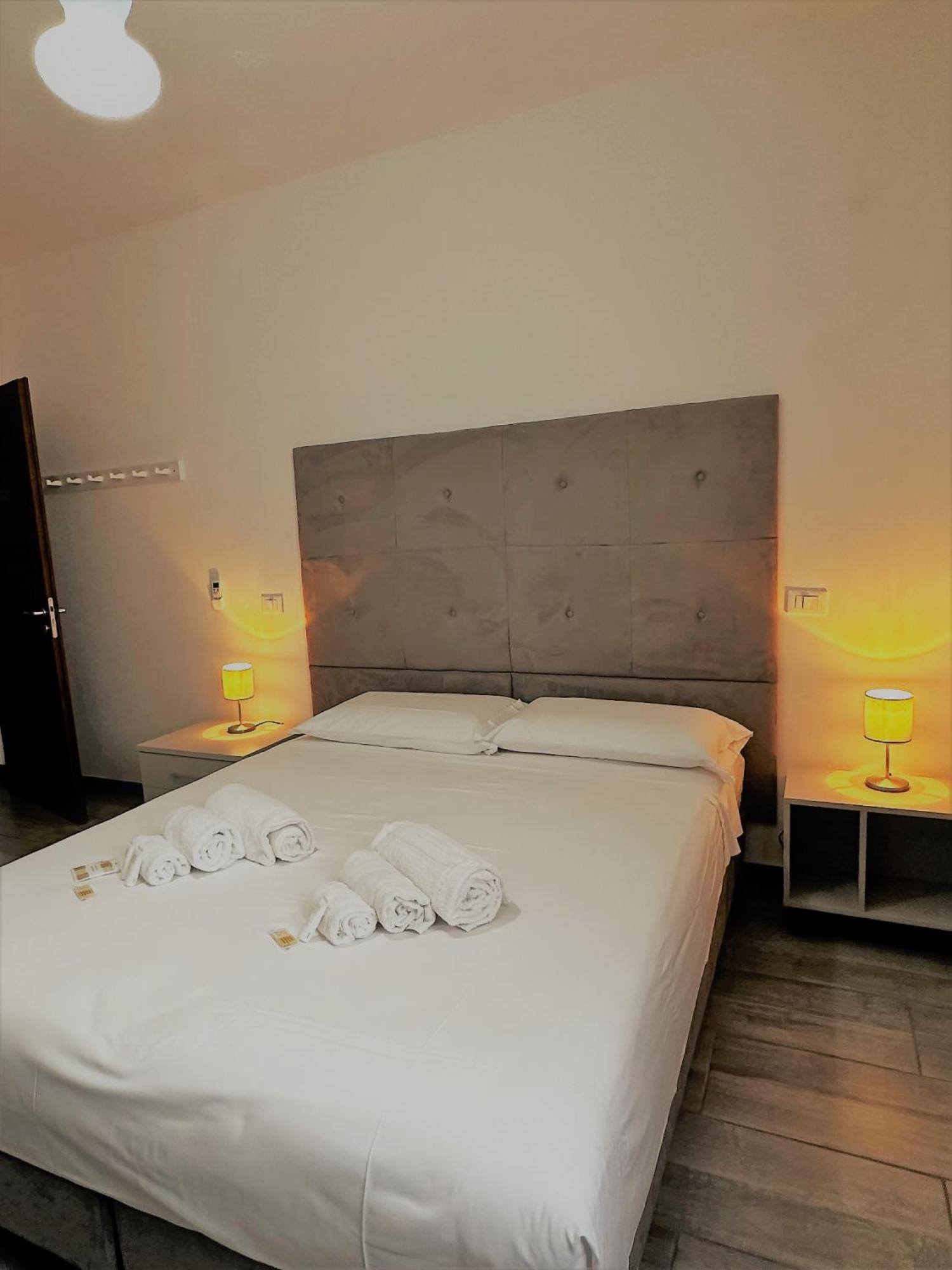 Hotel The Flash - เวนตูรีนา แตร์เม ภายนอก รูปภาพ