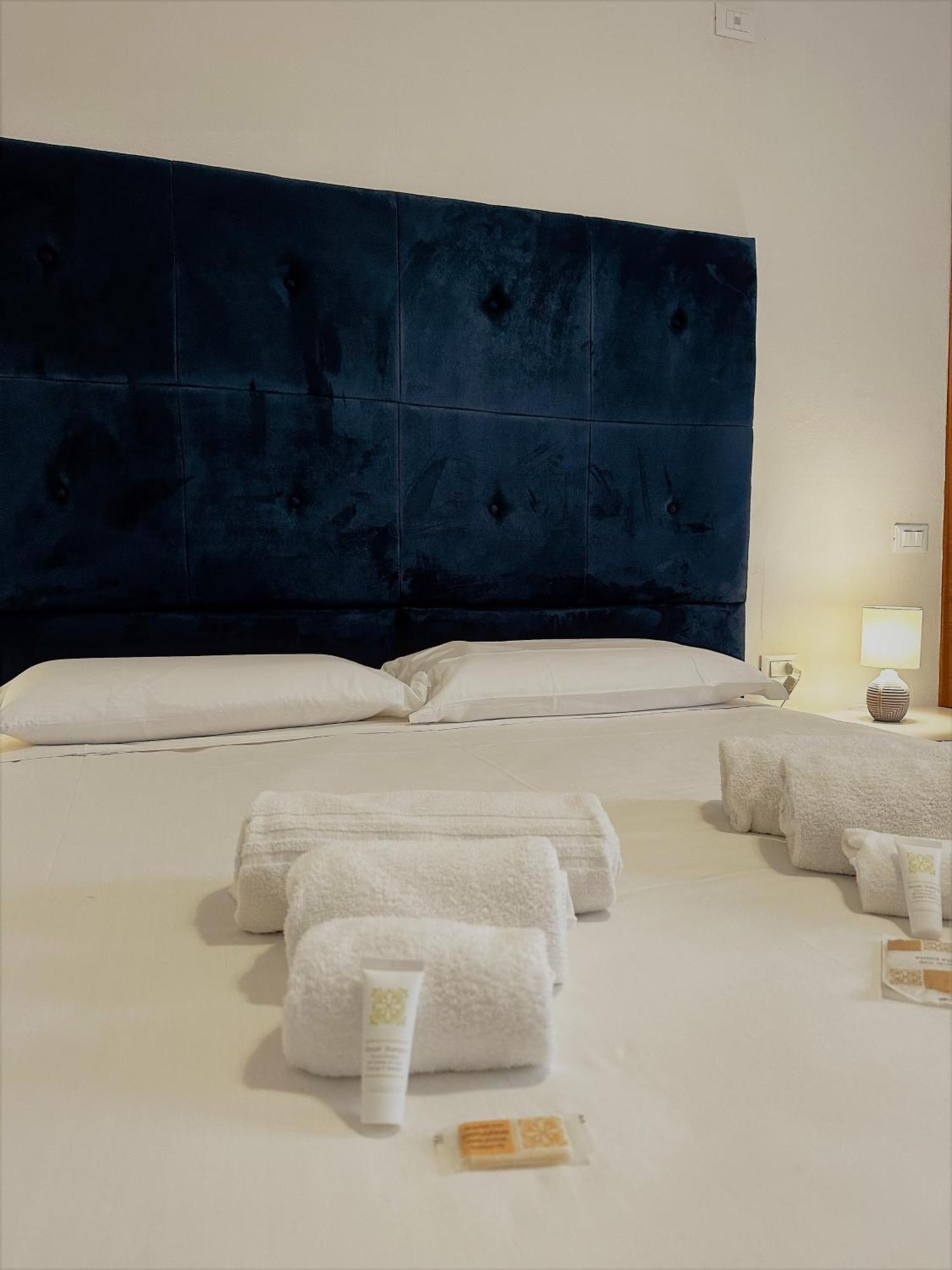 Hotel The Flash - เวนตูรีนา แตร์เม ภายนอก รูปภาพ